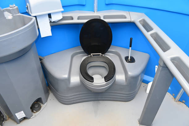 Best Portable toilet rental cost  in Cleveland, OH
